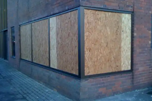 Notverglasung für Eckfenster und Spezialverglasungen – Fachservice Offenbach